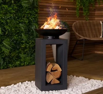 Fire pit with metal fire bowl